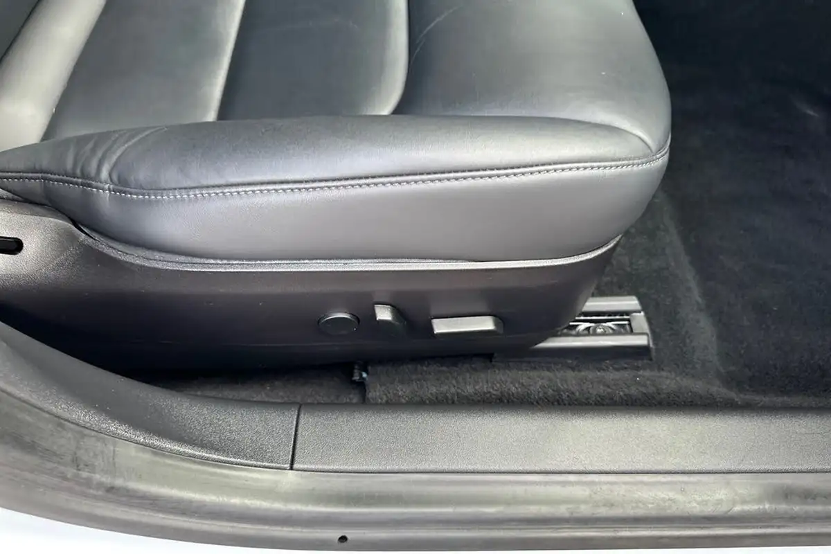 2019-tesla-model-3-e-standard-plus-big-37