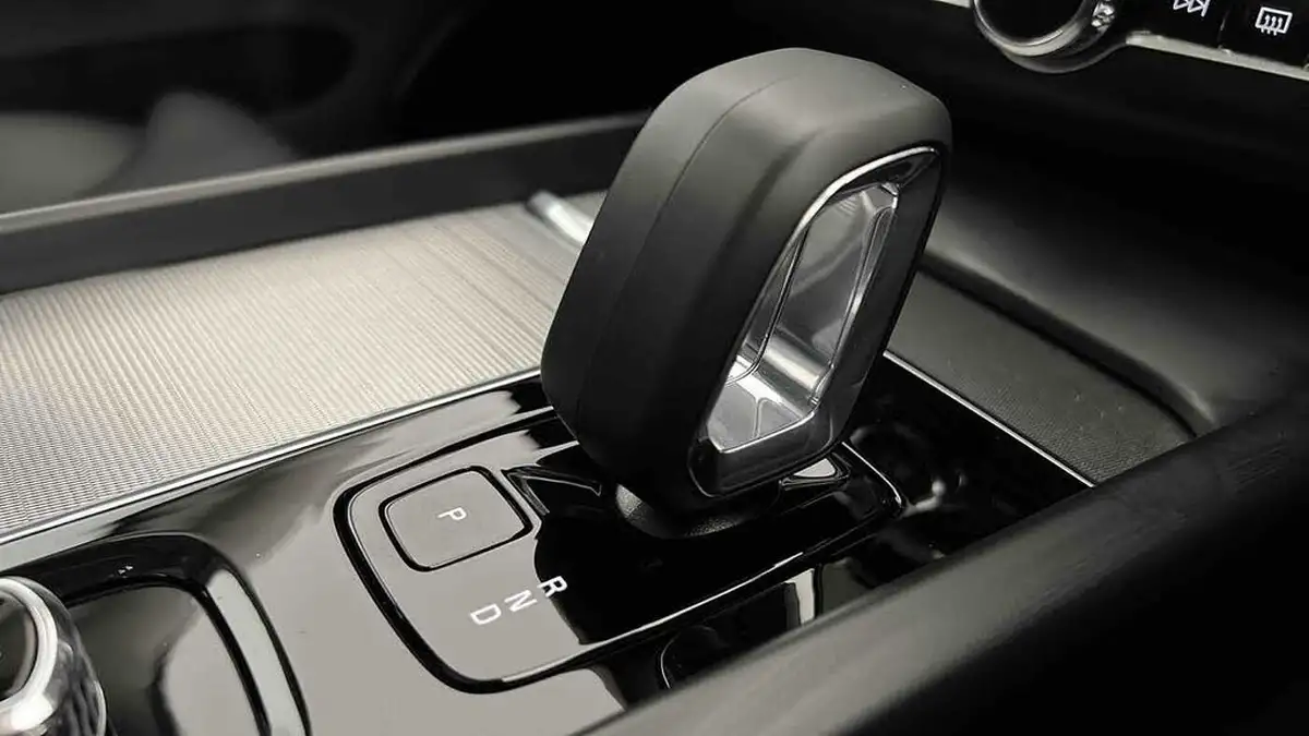 2023-volvo-xc60-20-b5-plus-big-46