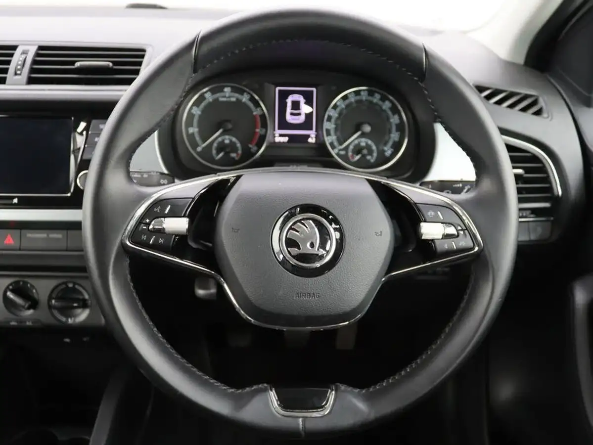 2021-skoda-fabia-10-mpi-colour-edition-60ps-big-18
