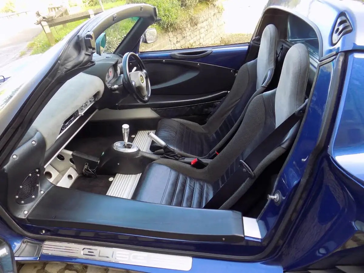 2001-lotus-elise-18-big-16