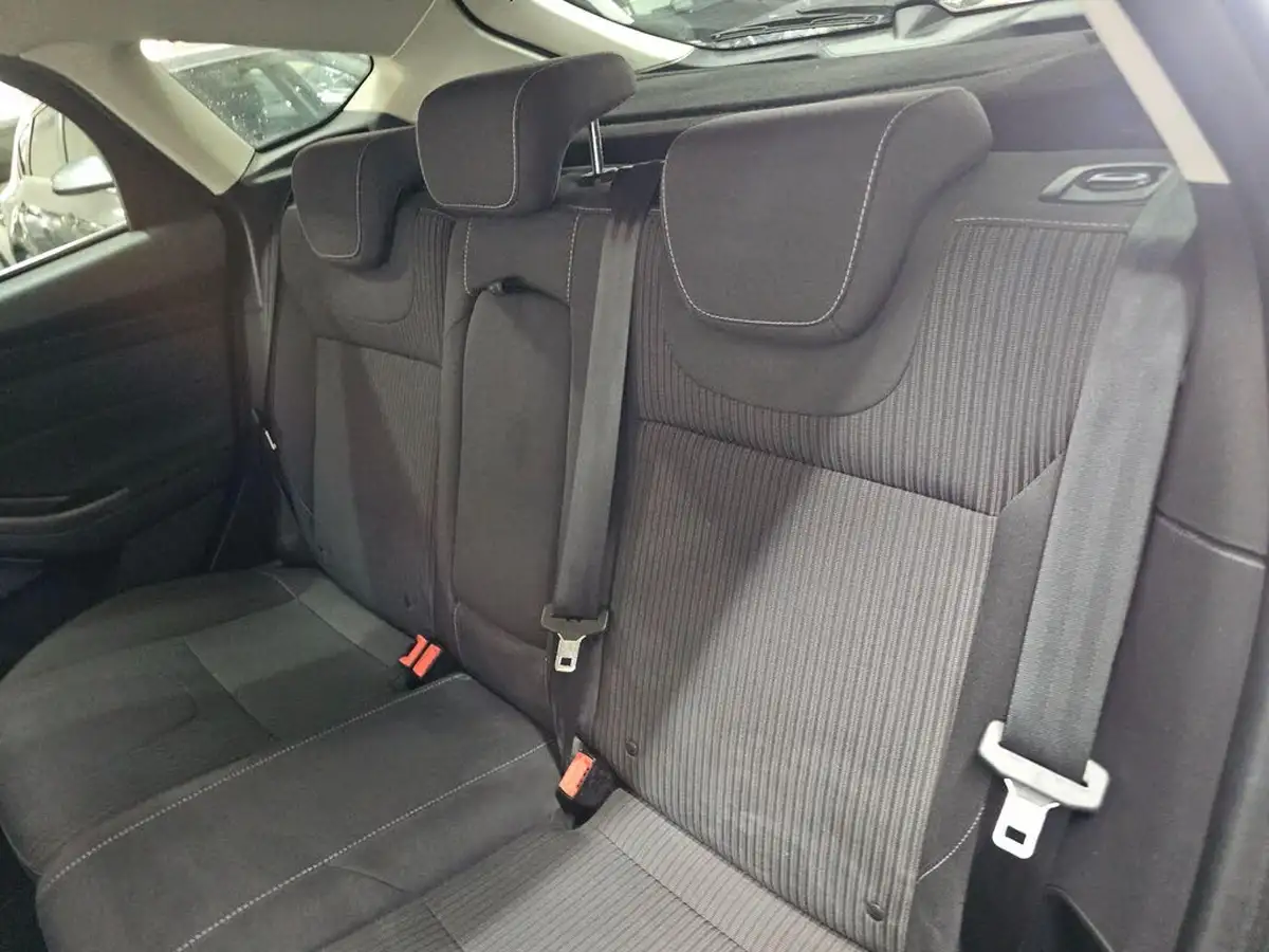 2014-ford-focus-10-titanium-navigator-scti-125ps-hatchback-big-22