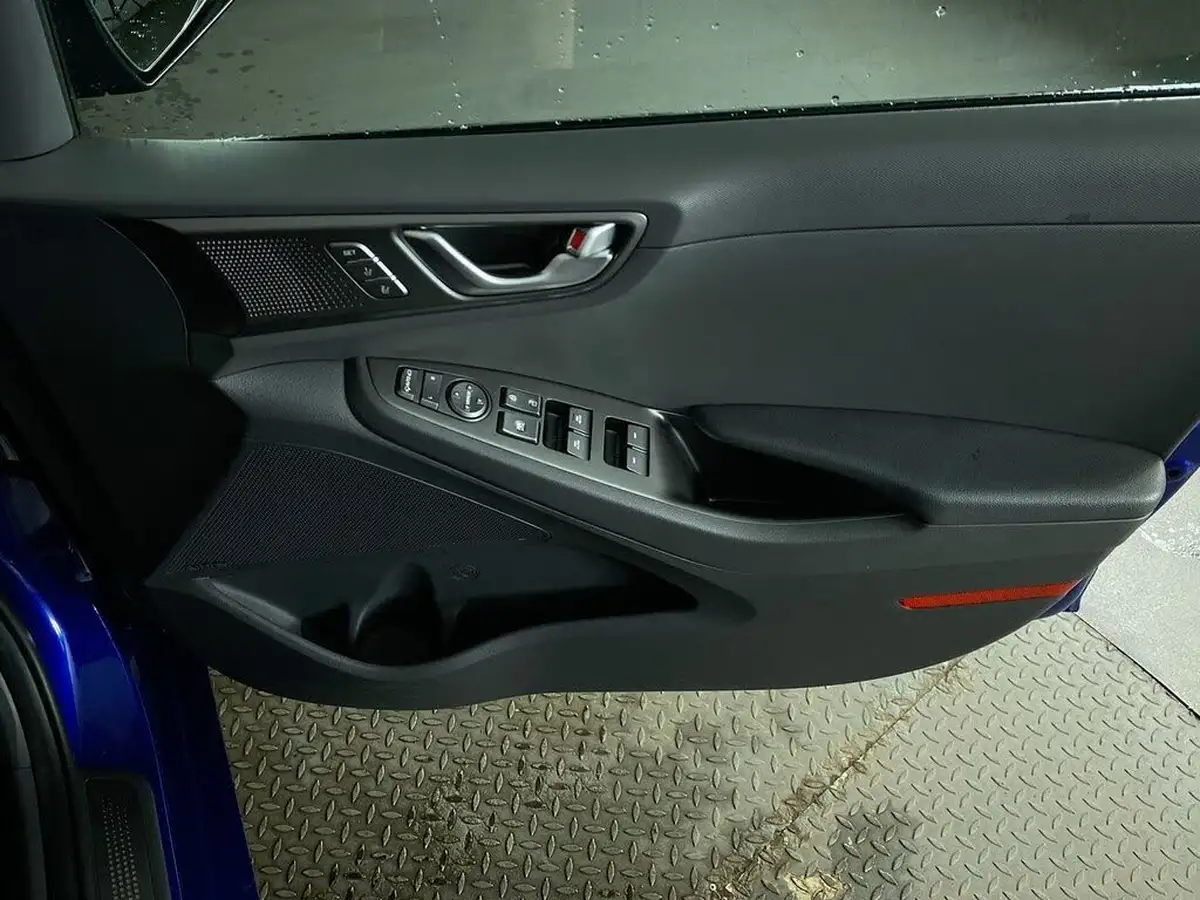 2021-hyundai-ioniq-e-premium-se-electric-100kw-big-26