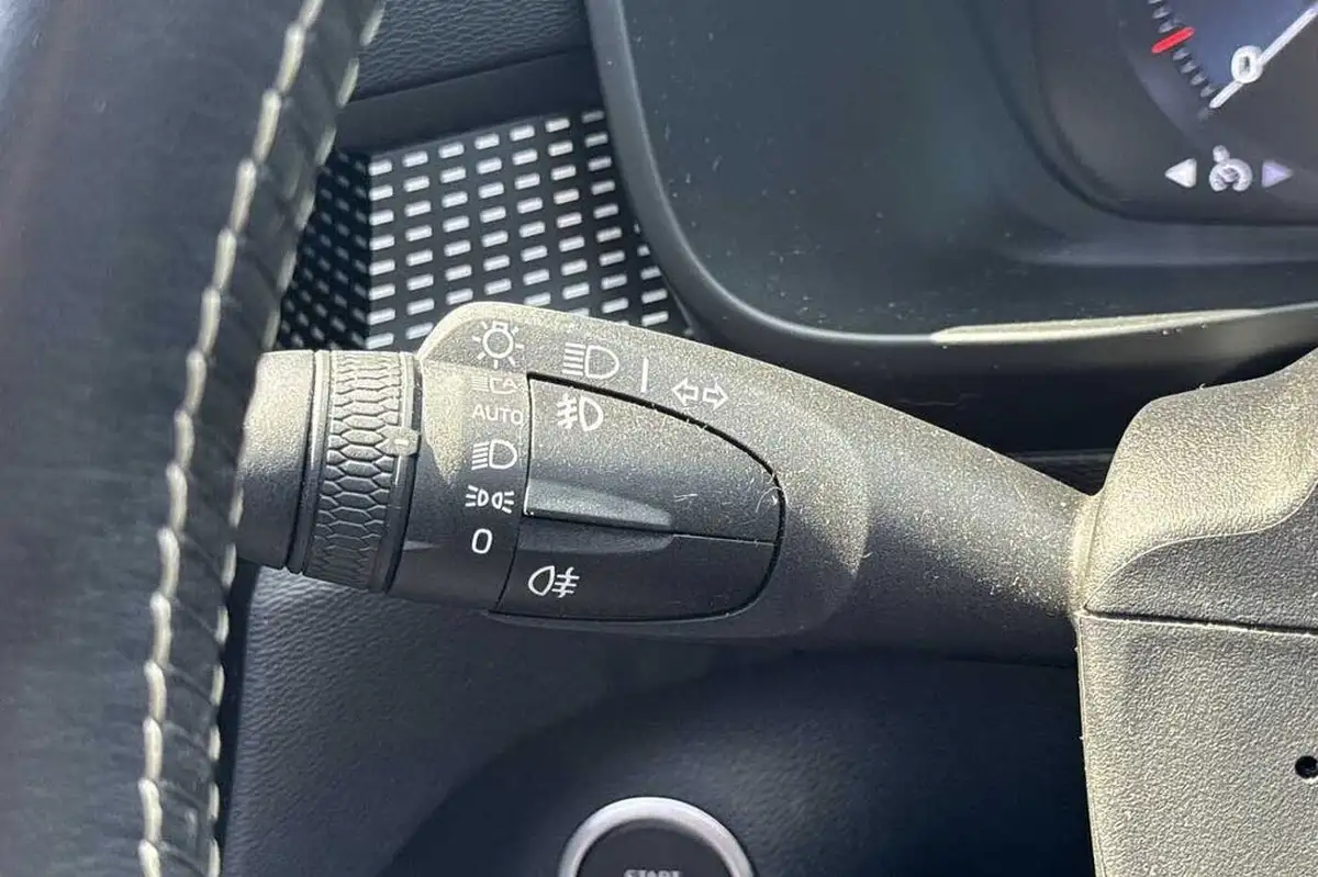 2021-volvo-xc40-15-t3-r-design-161bhp-big-28