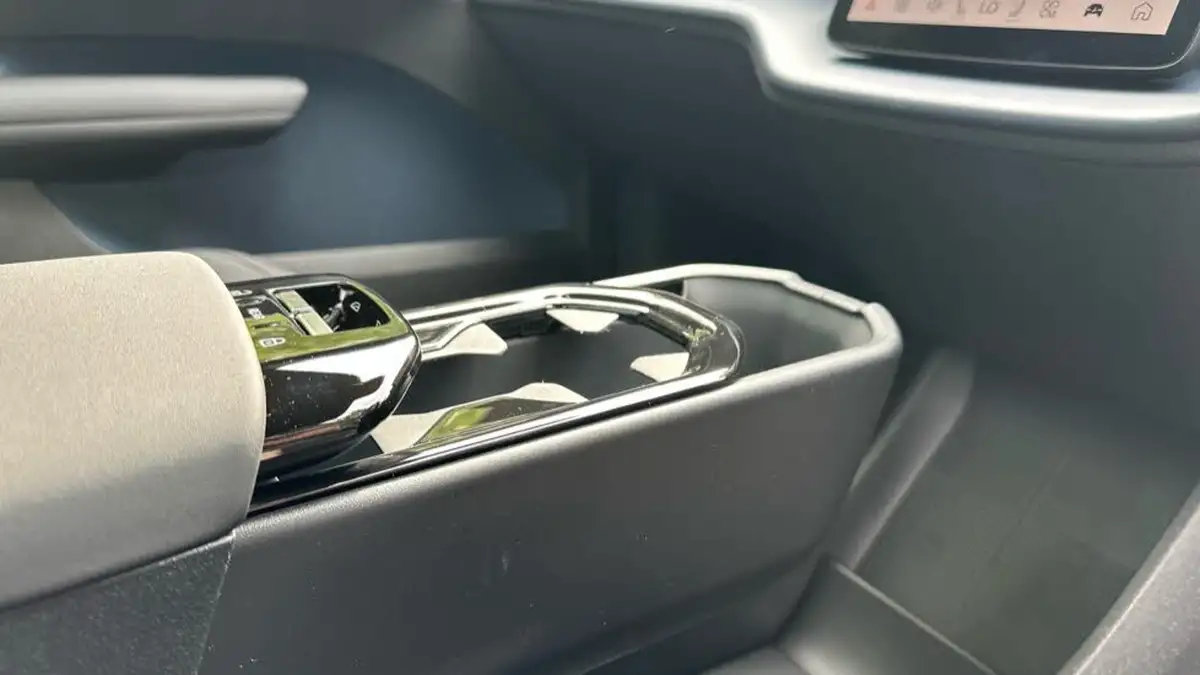 2025-volvo-ex30-e-single-motor-ultra-big-25