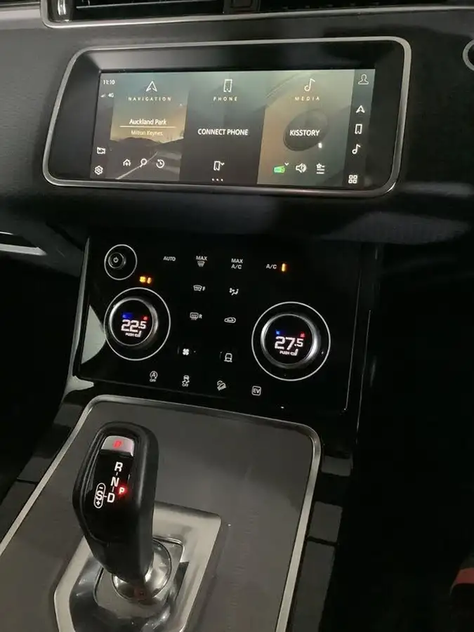 2021-land-rover-range-rover-evoque-15-p300e-s-big-23