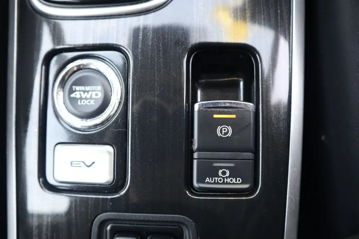 2018-mitsubishi-outlander-20-4hs-phev-5st-big-63