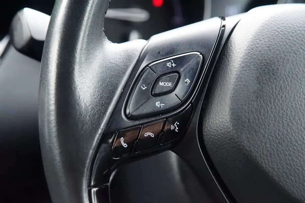 2021-toyota-c-hr-18-vvt-i-design-big-10