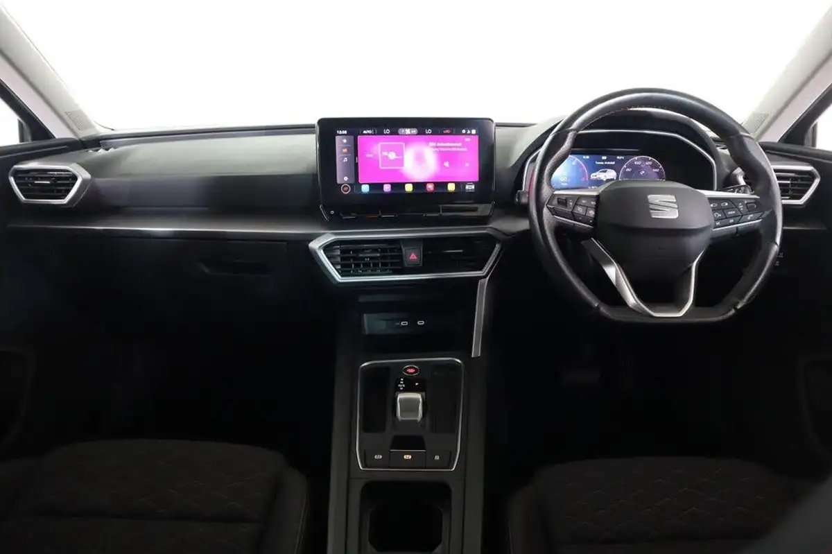 2021-seat-leon-15-etsi-fr-hatchback-big-12