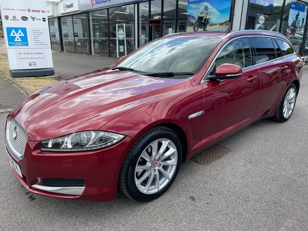 2014-jaguar-xf-30td-premium-luxury-sportbrake-5d-big-10