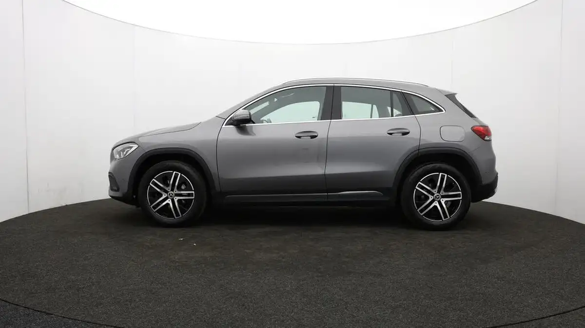2022-mercedes-benz-gla-class-13-gla-200-sport-executive-big-71