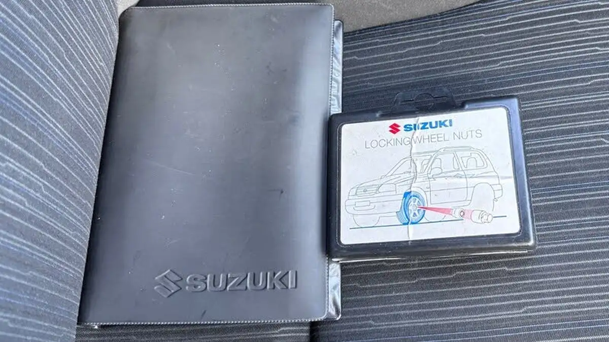 2014-suzuki-swift-12-sz4-94ps-4x4-5d-big-27