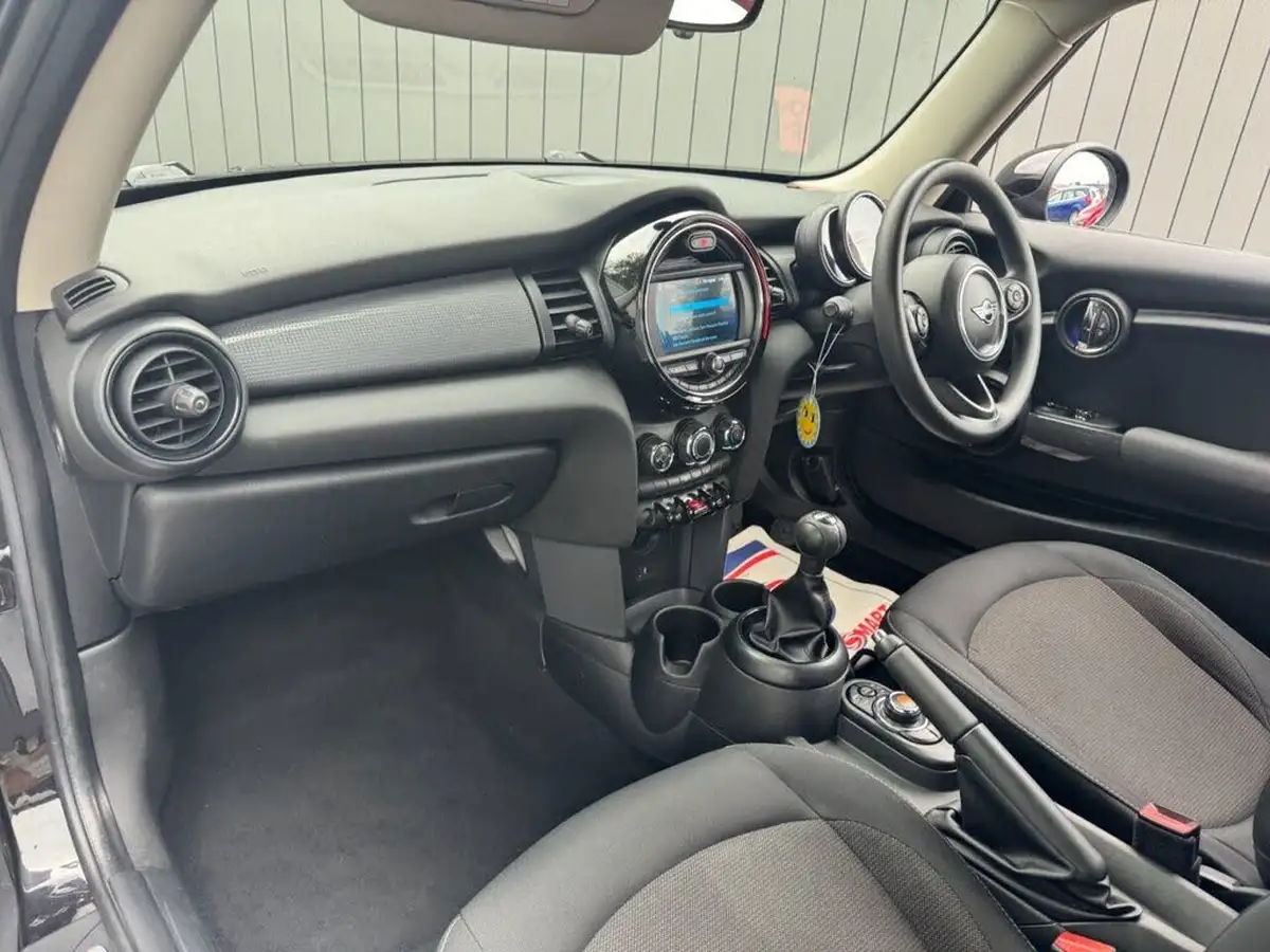 2018-mini-cooper-15-cooper-classic-ss-hatchback-3d-big-19