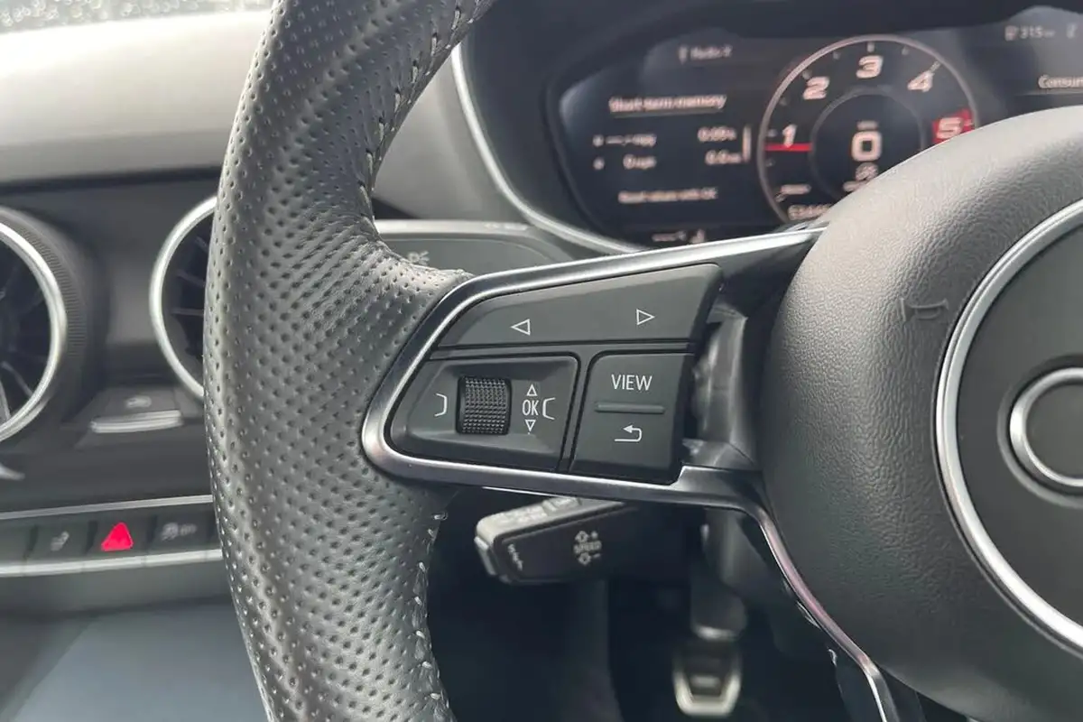 2015-audi-tt-coupe-20-tdi-s-line-big-38