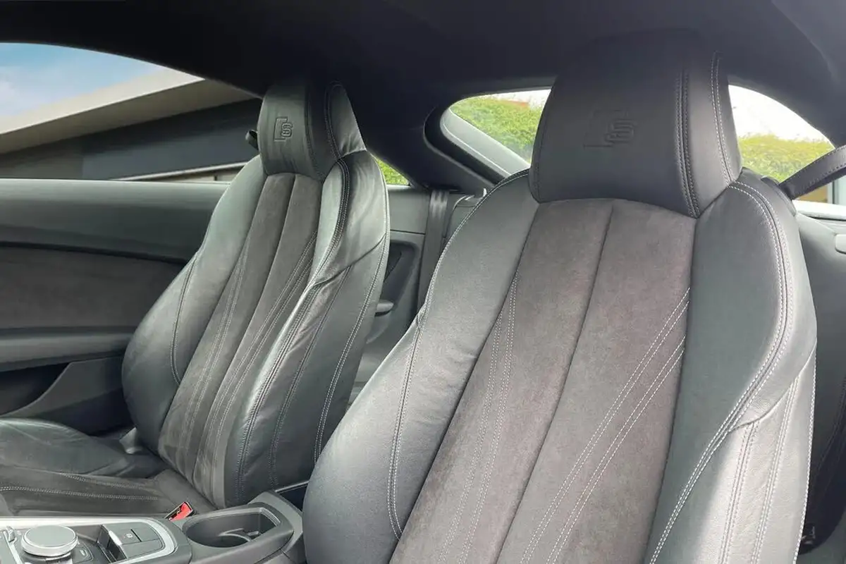 2015-audi-tt-coupe-20-tdi-s-line-big-10
