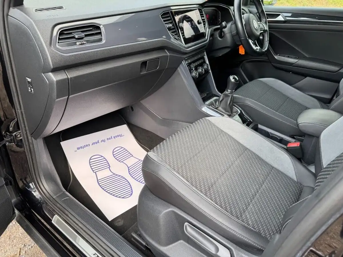 2019-volkswagen-t-roc-16tdi-r-line-big-41