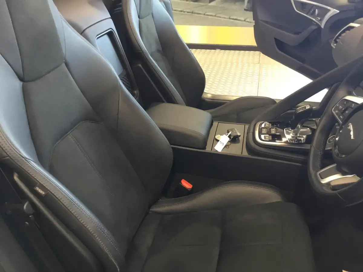 2022-jaguar-f-type-50-v8-p450-r-dynamic-rwd-convertible-big-25