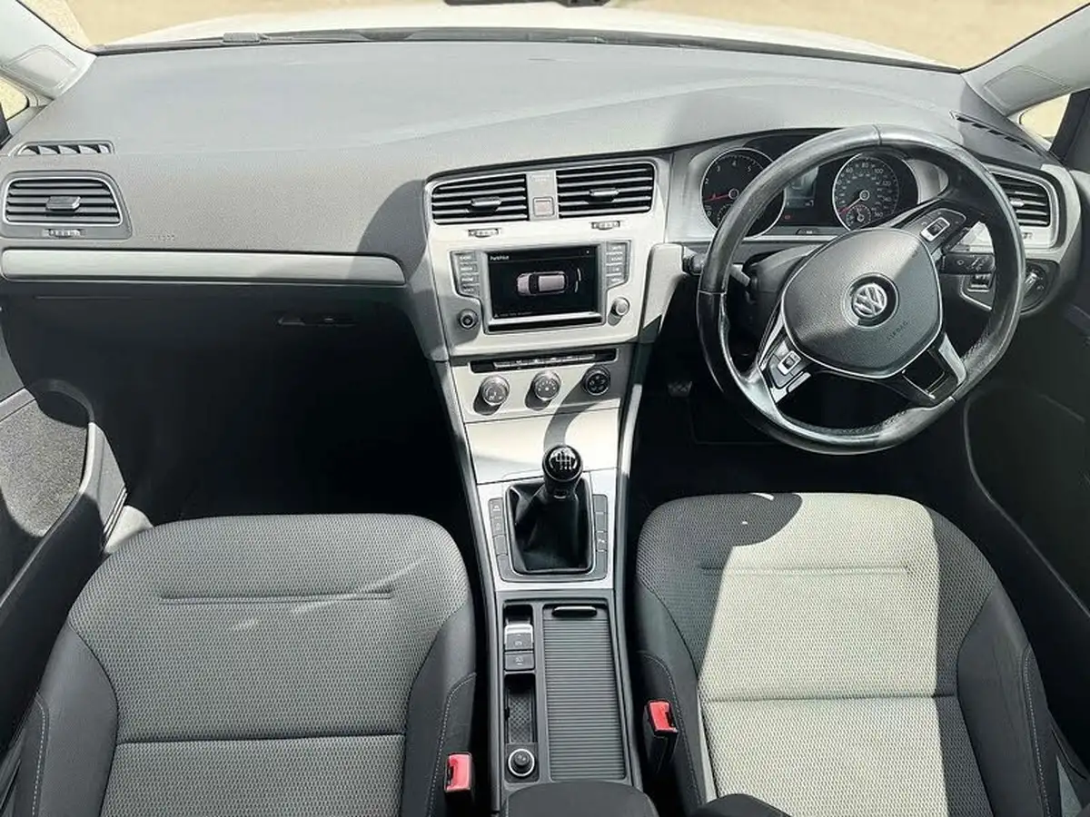 2015-volkswagen-golf-14-match-5d-big-16