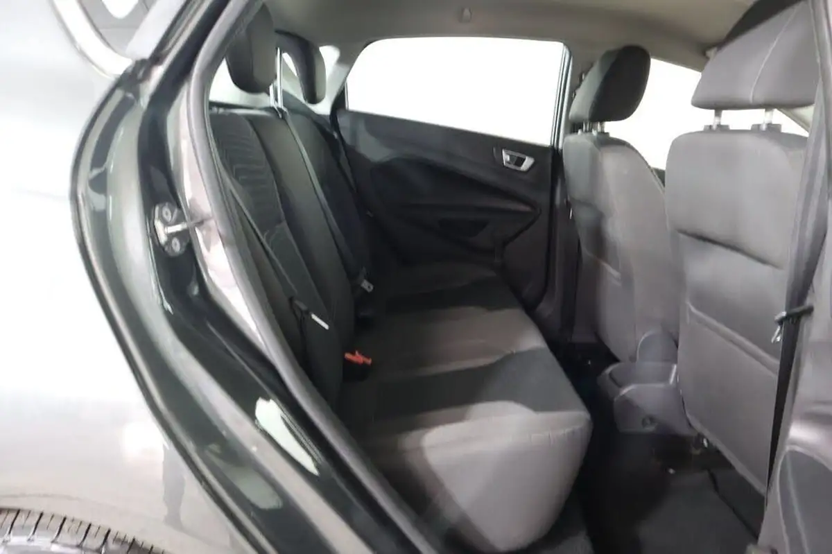 2016-ford-fiesta-125-zetec-5d-big-36