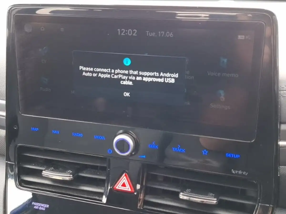 2022-hyundai-ioniq-e-premium-electric-big-11