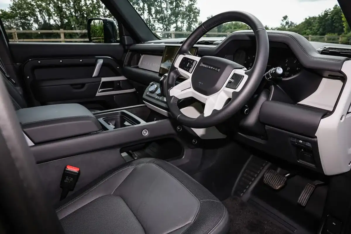2024-land-rover-110-defender-30-d300-x-dynamic-hse-big-25