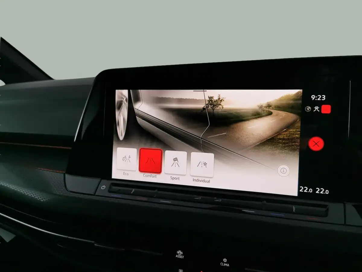 2022-volkswagen-golf-20-tsi-gti-big-21