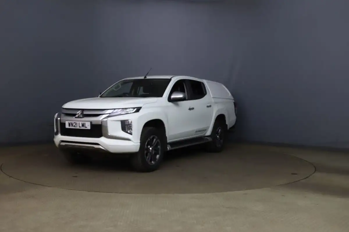 2021-mitsubishi-l200-22di-d-barbarian-big-2