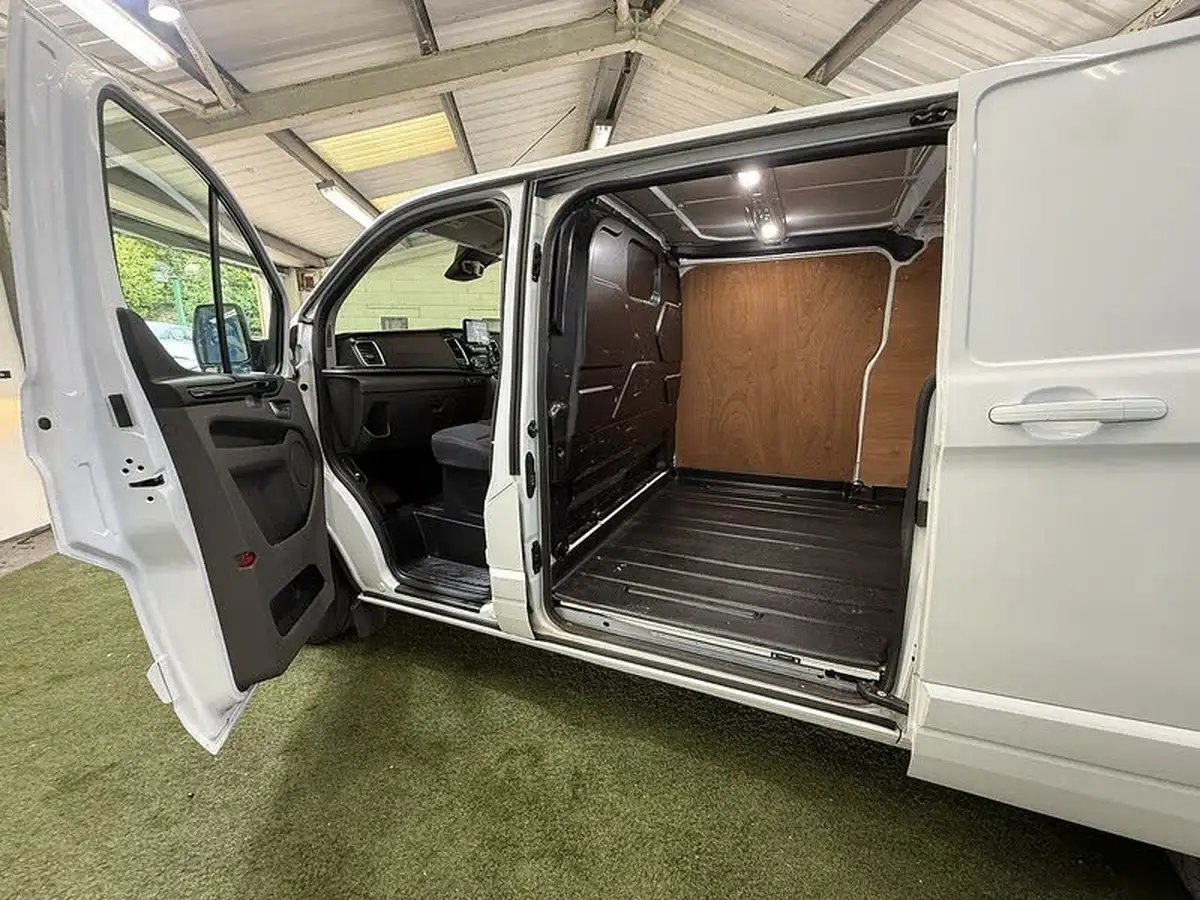 2020-ford-transit-custom-20tdci-300-l1h1-limited-130pseu6dt-panel-van-big-40