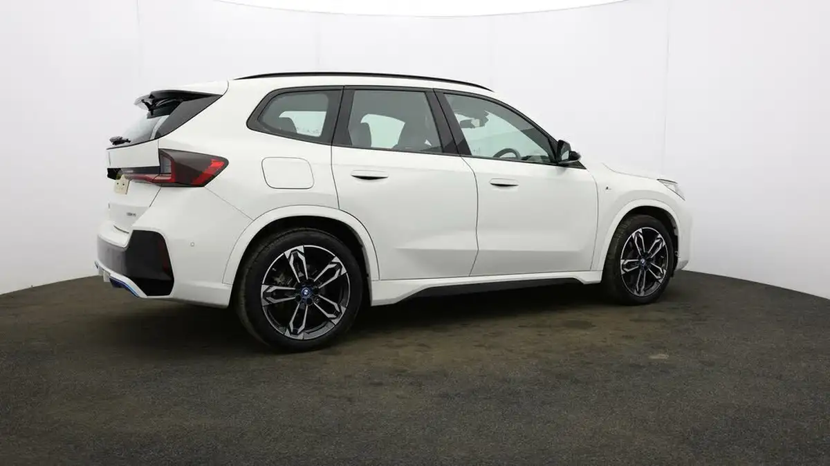 2023-bmw-ix1-e-xdrive30-m-sport-pro-packtech-plus-pack-big-6