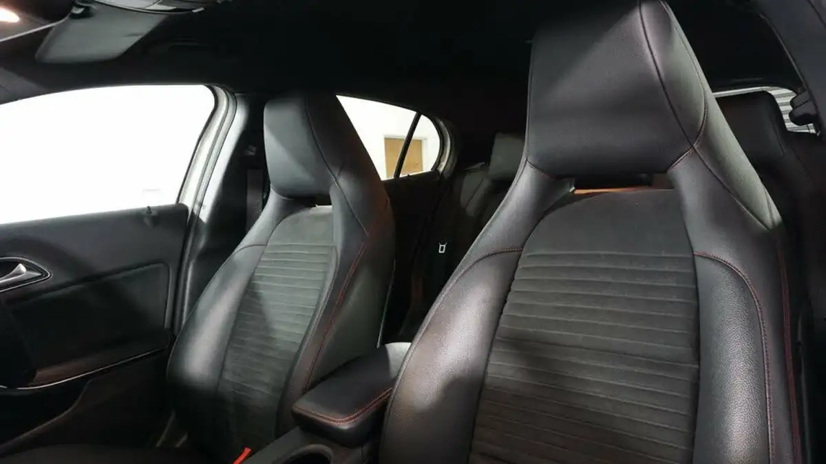 2016-mercedes-benz-gla-class-21d-gla-220d-amg-line-premiumss-7g-dct-big-11