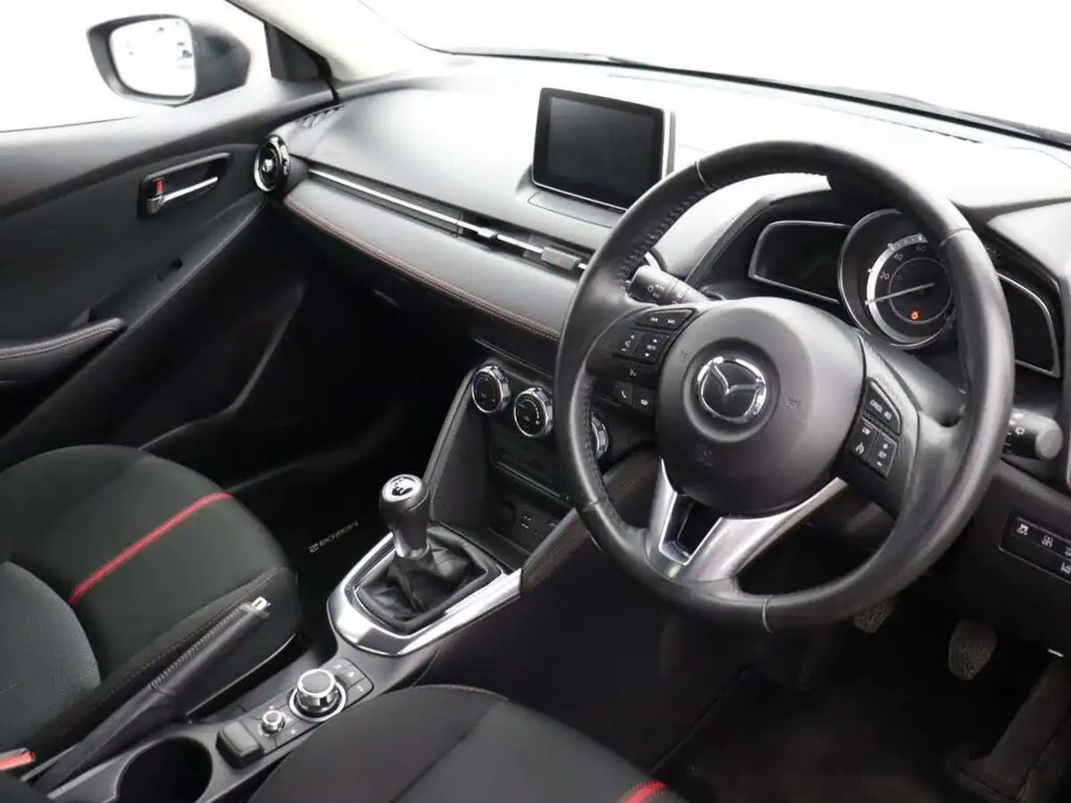 2017-mazda-mazda2-15-sport-nav-115ps-big-6