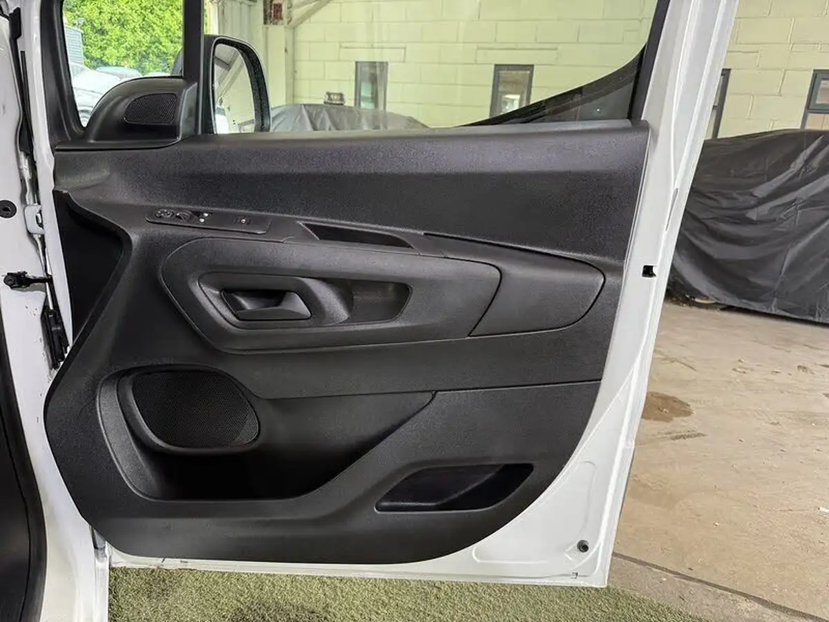 2020-vauxhall-combo-15cdti-sportive-2300-100pseu6d-t-l2h1-panel-big-16