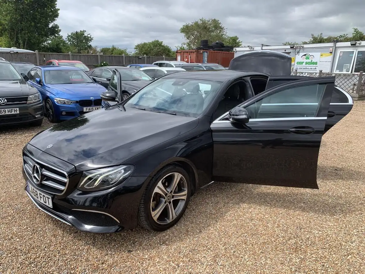 2019-mercedes-benz-e-class-20d-e220d-se-ss-saloon-4d-big-55