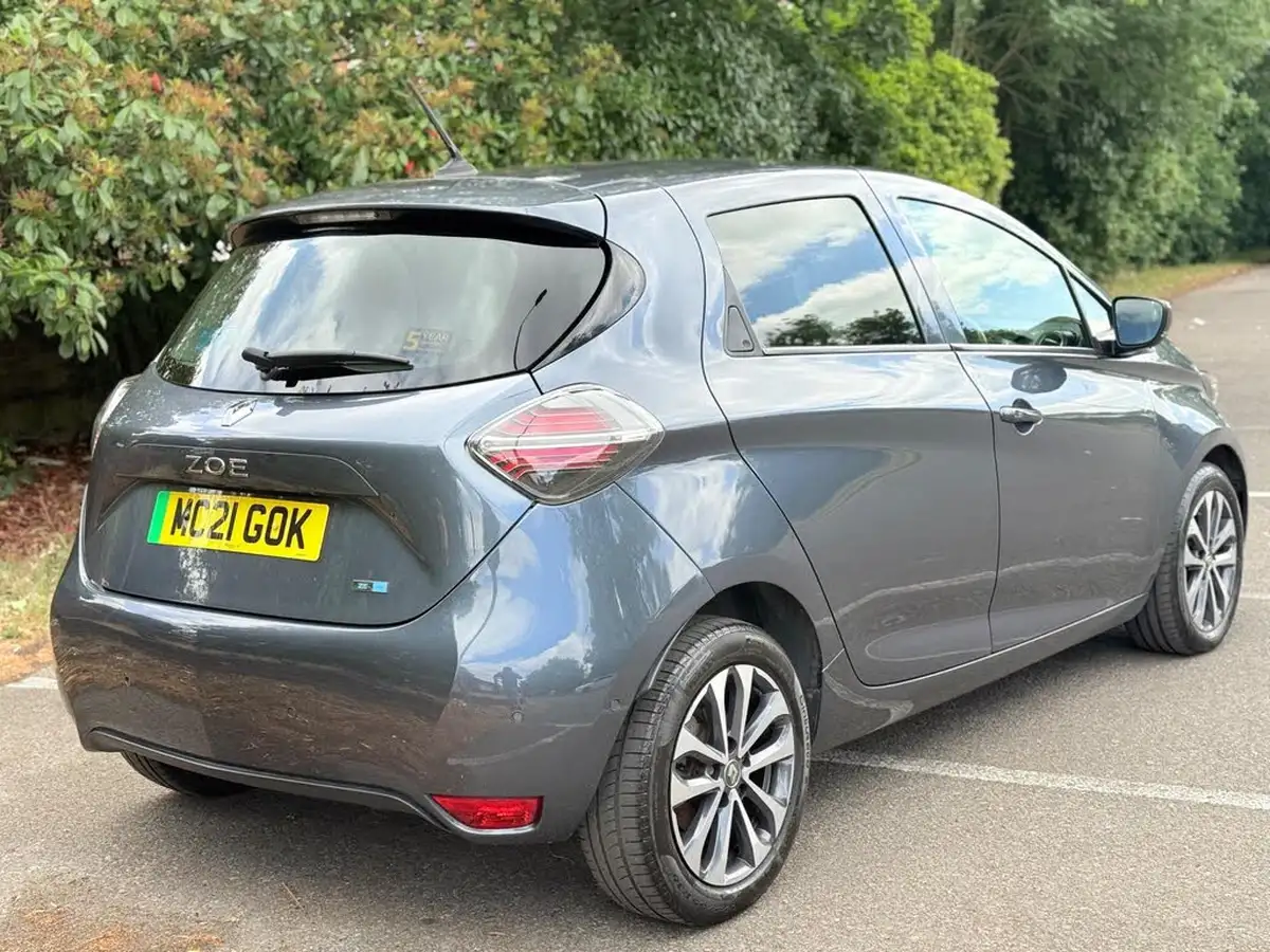 2021-renault-zoe-e-gt-line-big-2