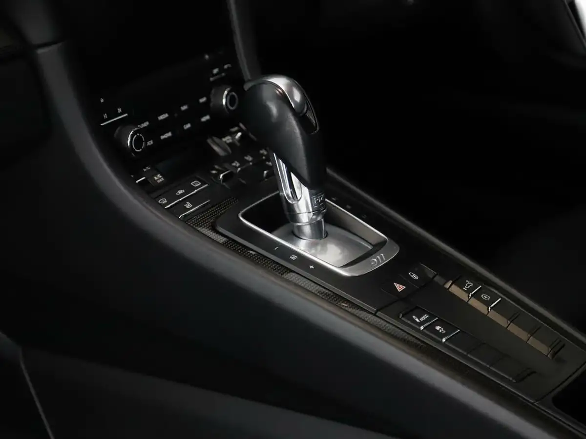 2016-porsche-911-38-turbo-s-coupe-big-13
