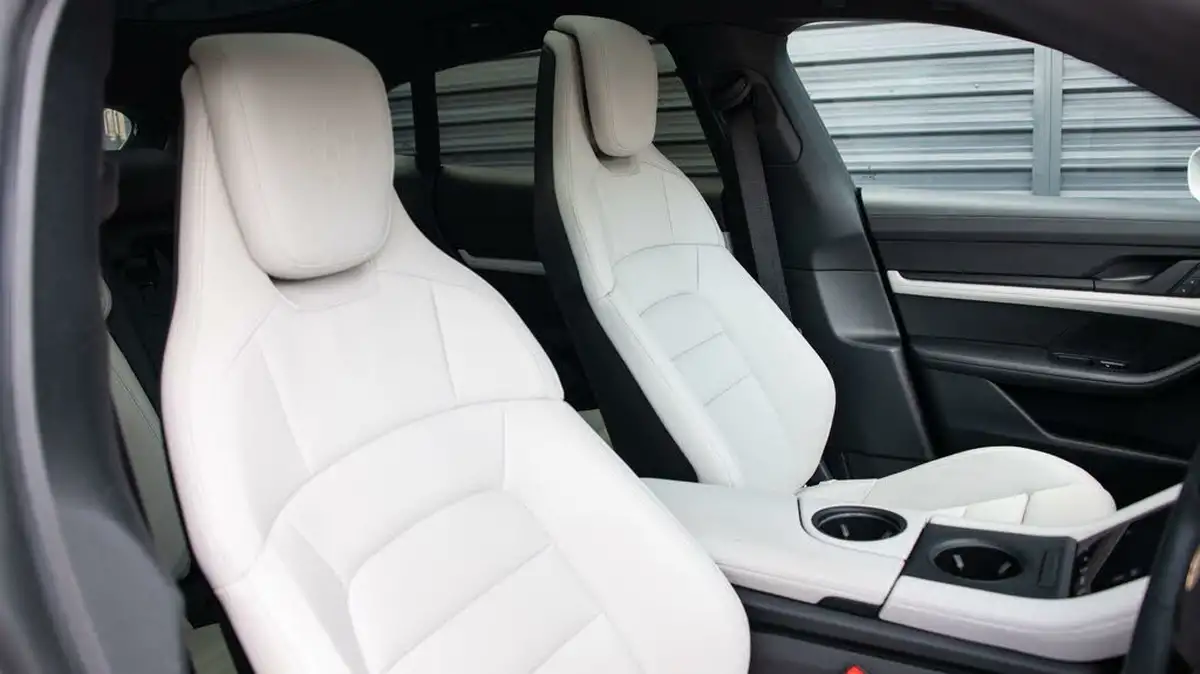 2023-porsche-taycan-e-4s-cross-turismo-big-40