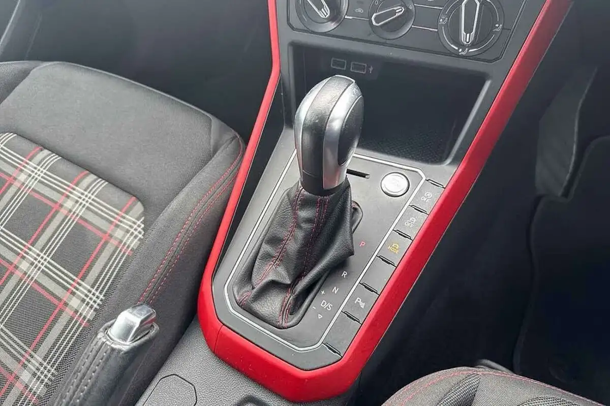 2020-volkswagen-polo-20-tsi-gti-big-16