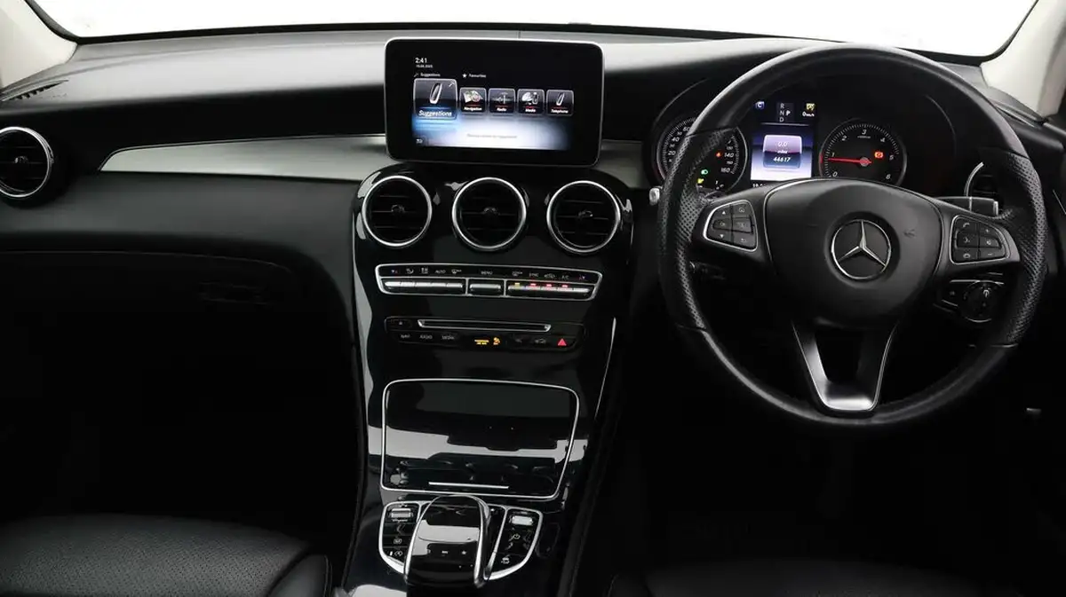 2019-mercedes-benz-glc-class-21d-glc250d-sport-premium-plusss-station-wagon-5d-big-12