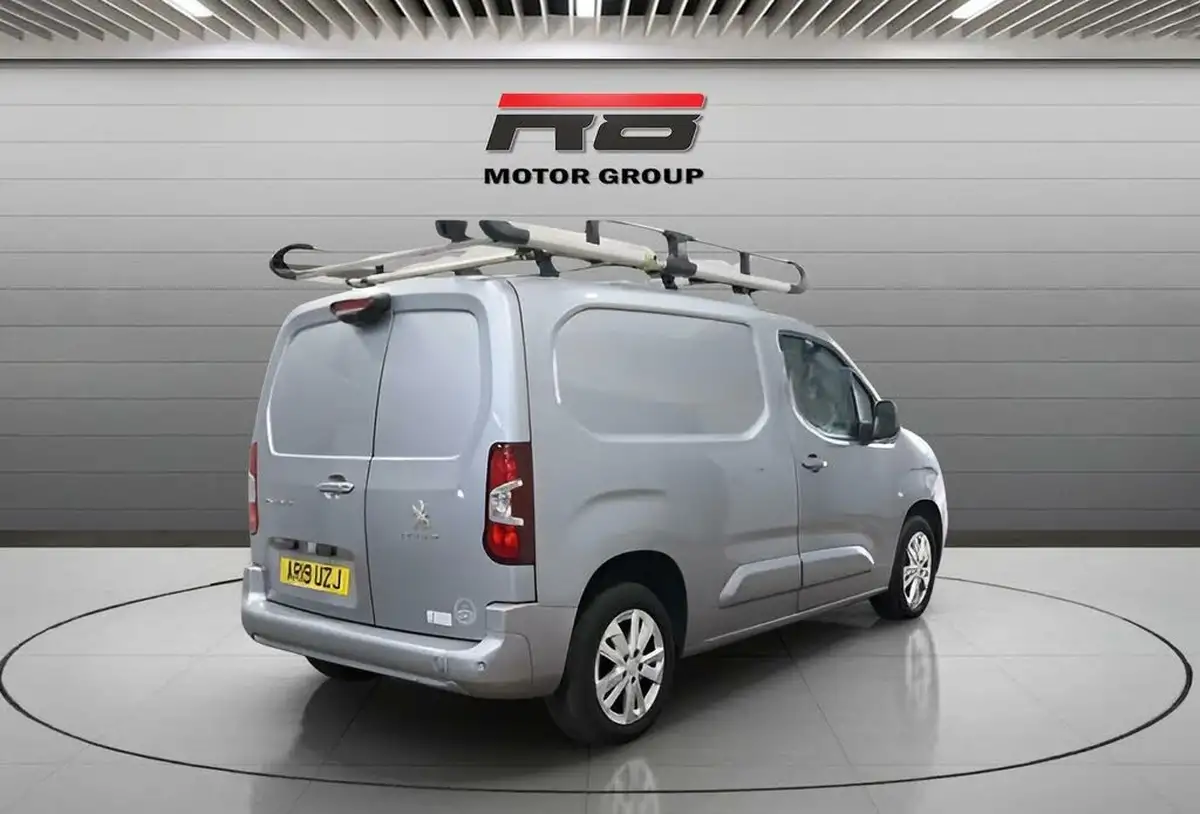 2019-peugeot-partner-16bluehdi-1000-asphalt-big-3