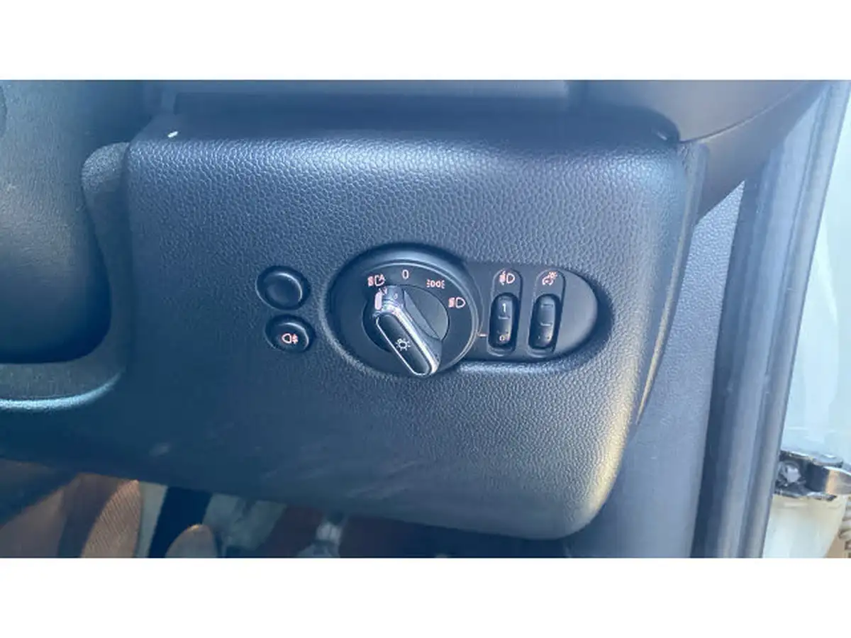 2021-mini-cooper-15-cooper-classic-hatchback-5d-big-32