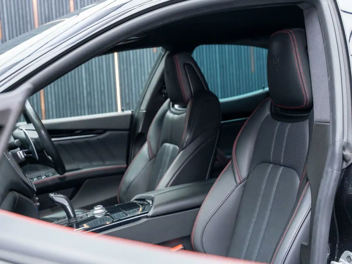2021-maserati-ghibli-20-gransport-big-36