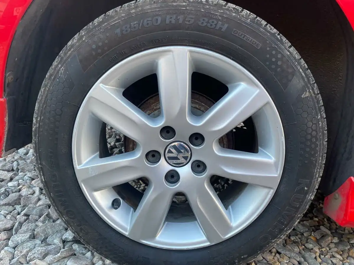 2012-volkswagen-polo-12-match-60ps-5d-big-35