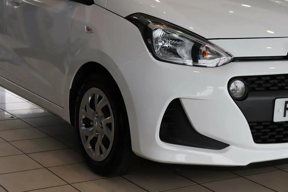 2017-hyundai-i10-12-se-big-51