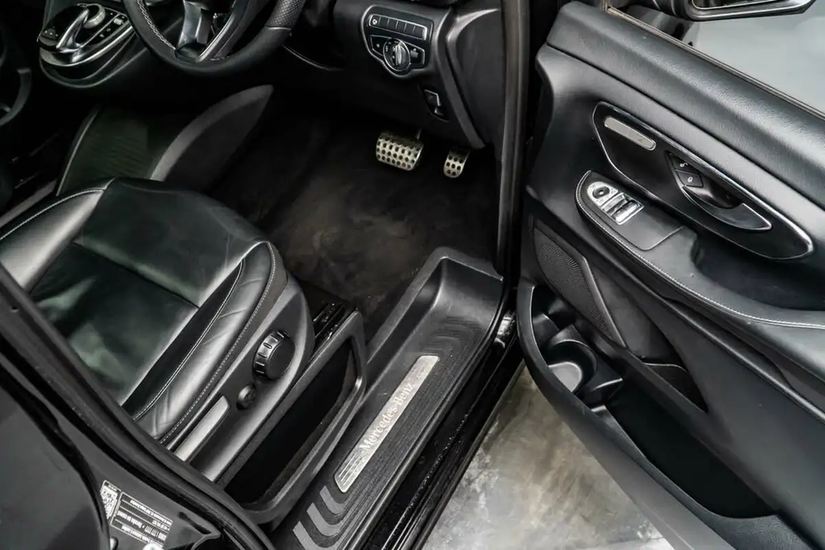 2019-mercedes-benz-v-class-21d-v250d-long-amg-line-big-27