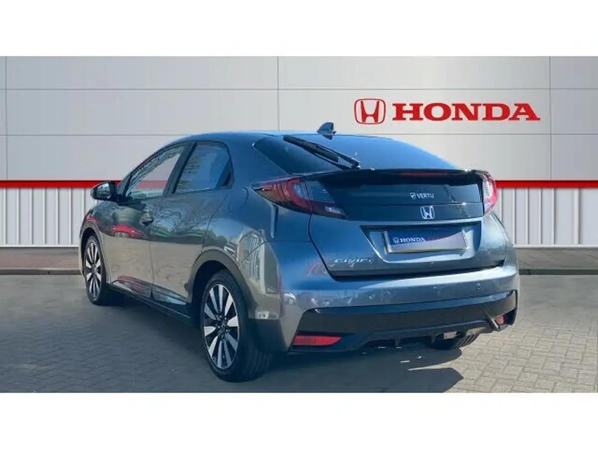 2016-honda-civic-18-i-vtec-se-plus-navi-ss-hatchback-big-2