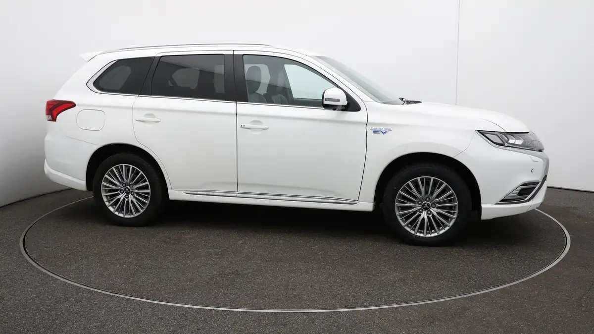 2019-mitsubishi-outlander-24-4h-phev-big-40