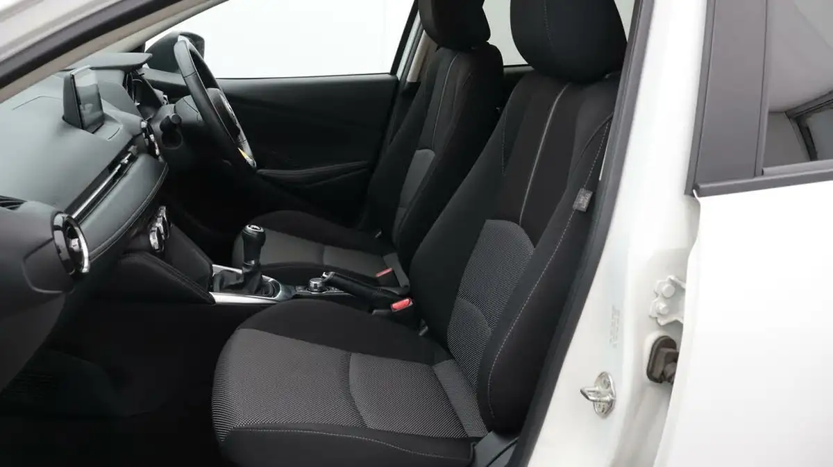2019-mazda-mazda2-15-sport-nav-big-14