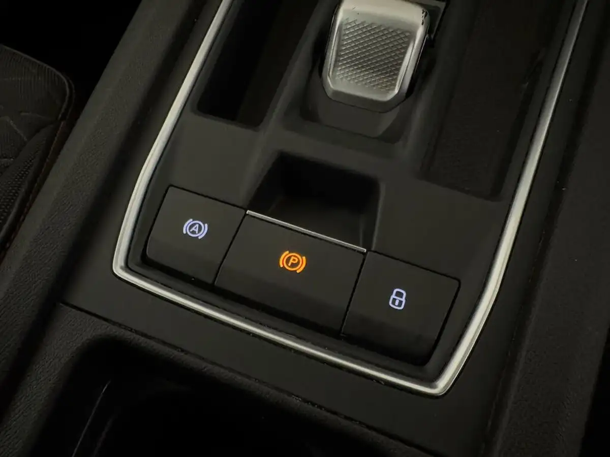2021-seat-leon-14-e-hybrid-fr-hatchback-big-31