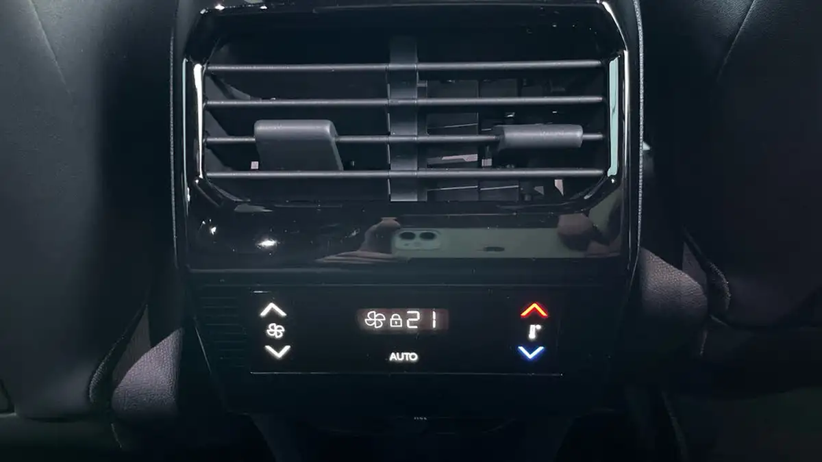 2024-peugeot-5008-suv-e-gt-big-57