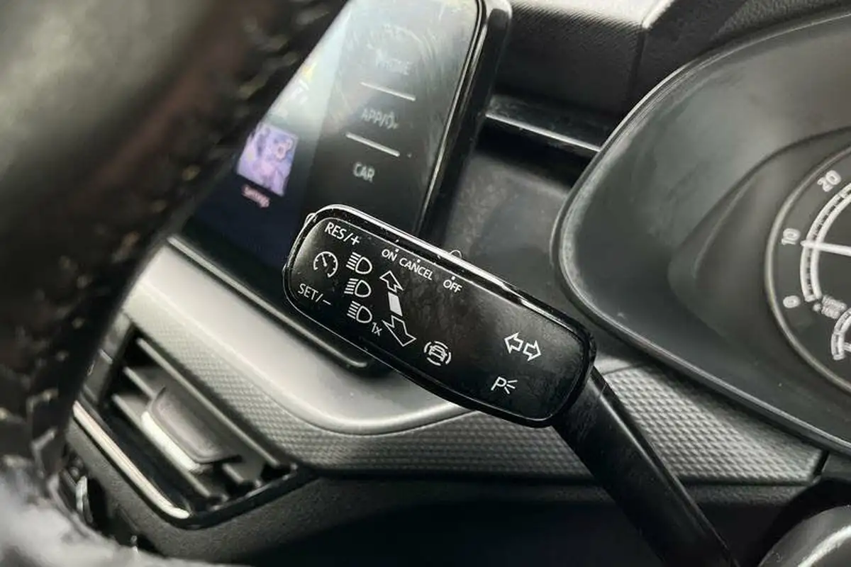 2021-skoda-kamiq-10-tsi-se-95ps-big-13