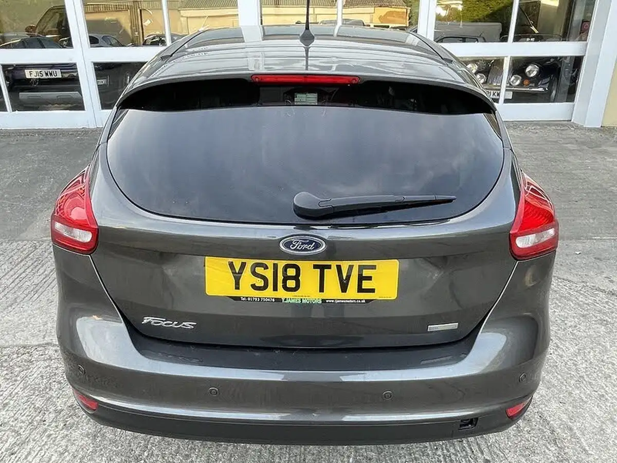 2018-ford-focus-10t-zetec-edition-125ps-hatchback-big-14